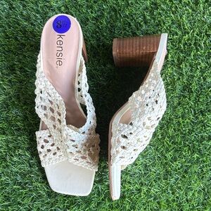 KENSIE Khadijah Women’s White Mule Block Heel Slides size 8.5